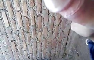 XXX The brunette masturbates xxx jepang paksa dengan pantat besar nya pada Webcam.